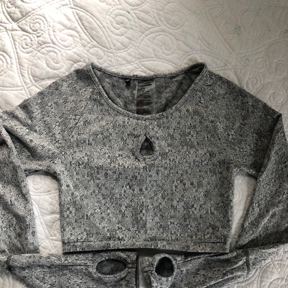 Flyer texture long sleeve crop